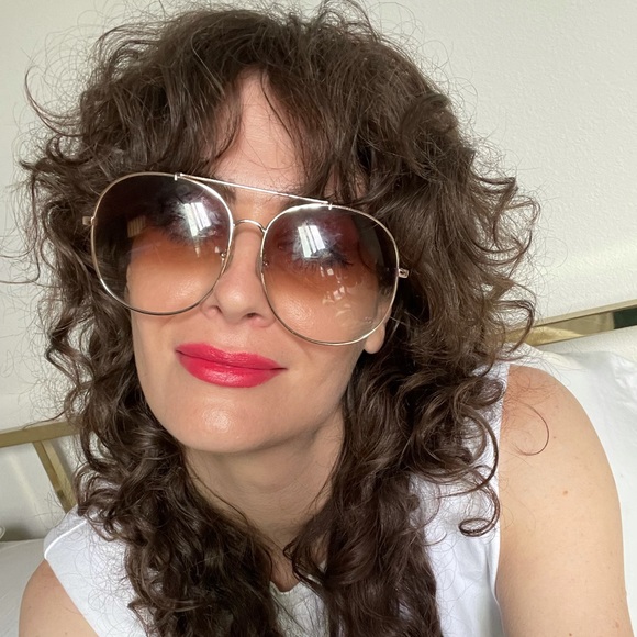 Meet your Posher, Leslie - Picture 1 of 1